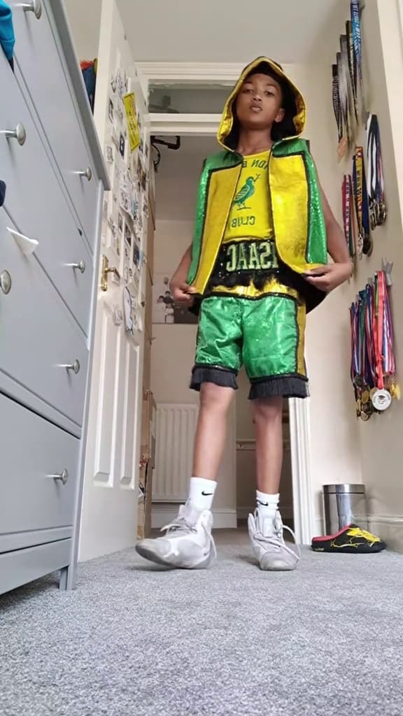 Key event frame at 00:04