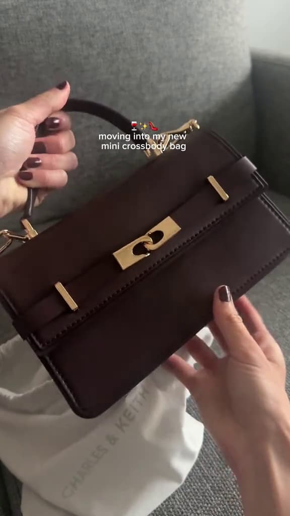 Key event frame at 00:02