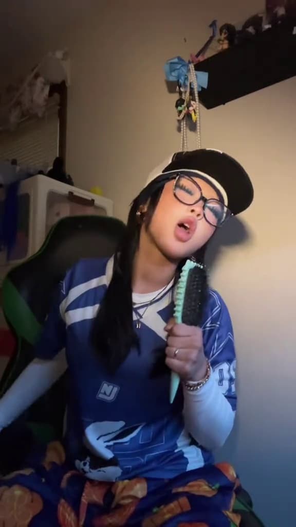 Key event frame at 00:11