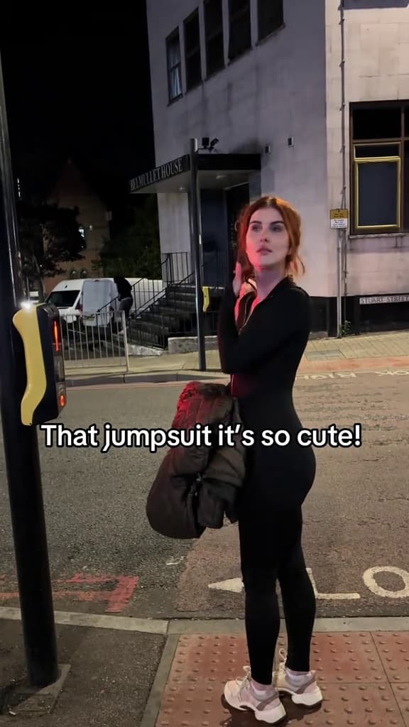 Key event frame at 00:01