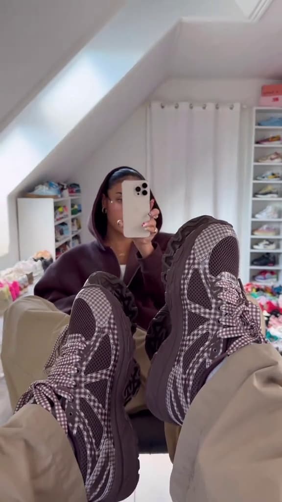 Key event frame at 00:10