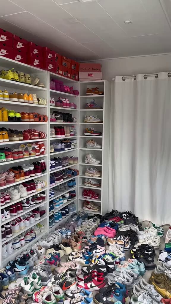 Key event frame at 00:11