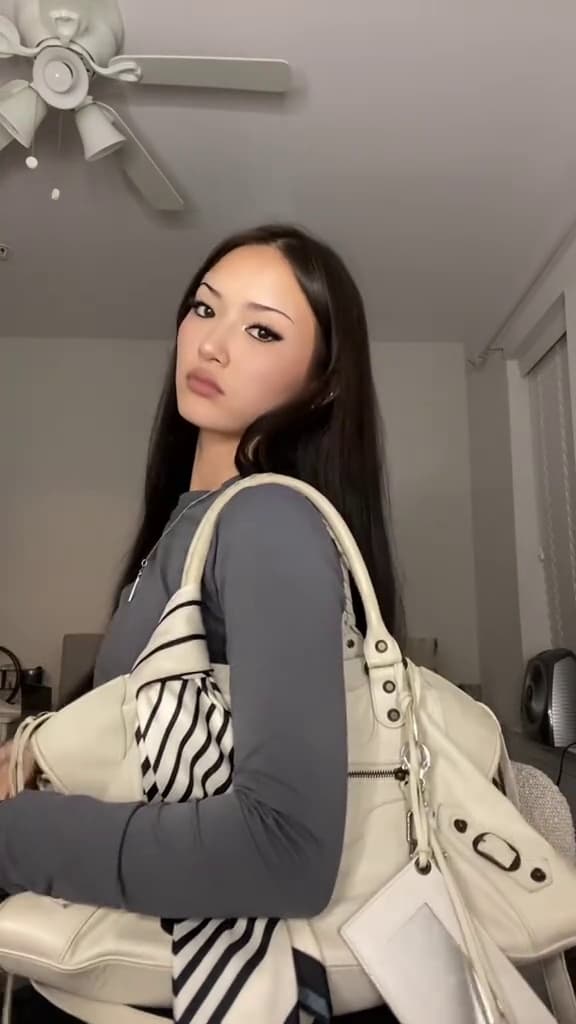 Key event frame at 00:11