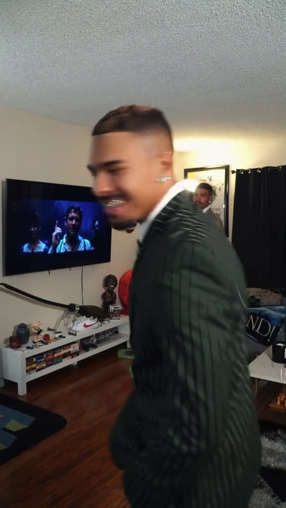 Key event frame at 00:15