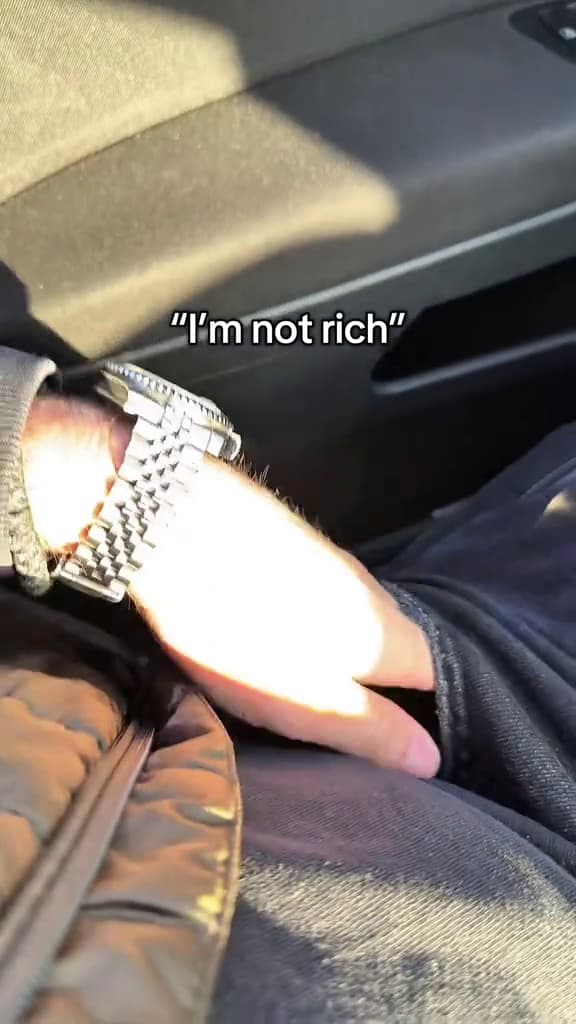 Key event frame at 00:01