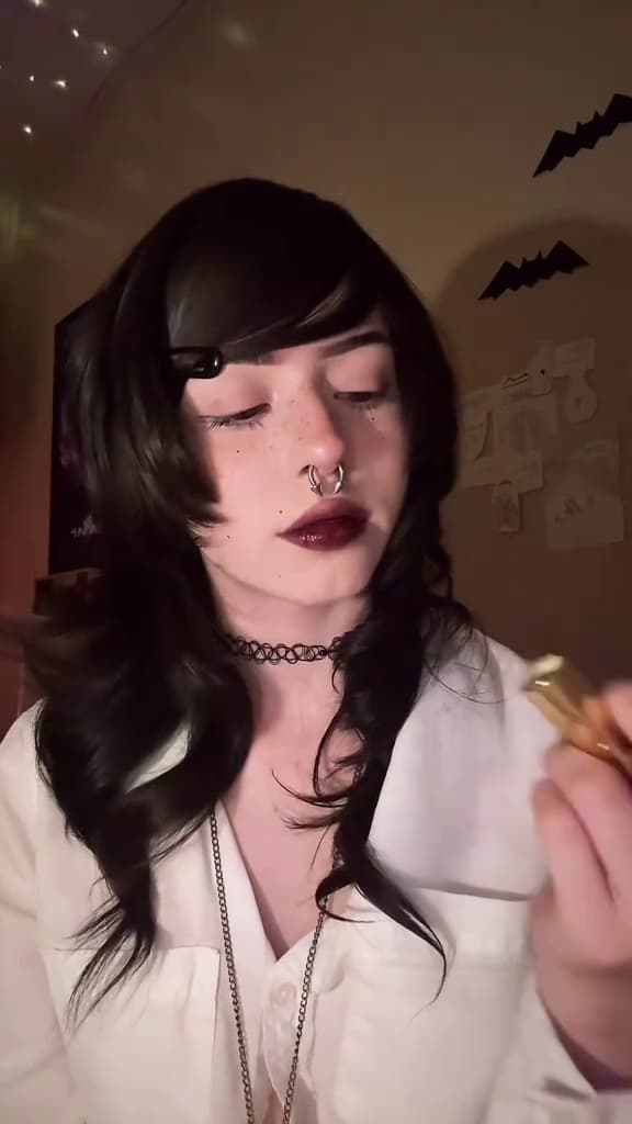 Key event frame at 00:02