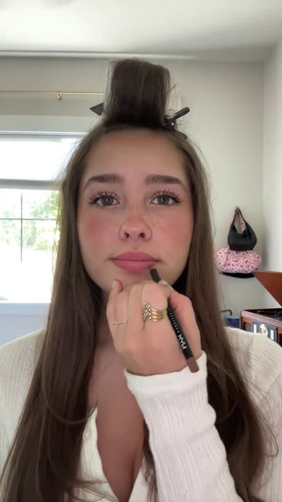 Key event frame at 00:12