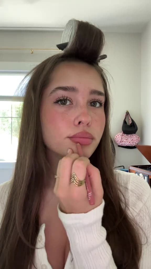 Key event frame at 00:25