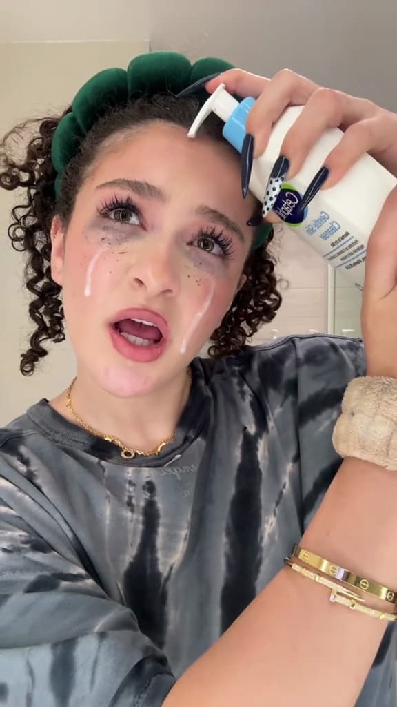 Key event frame at 00:05